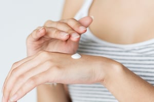 lotion hand application