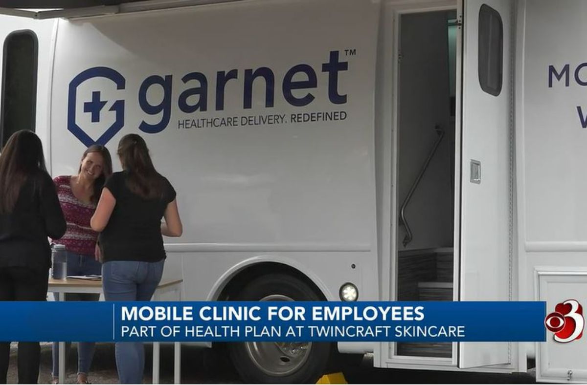 Twincraft Employees in front of Garnet Healthcare 