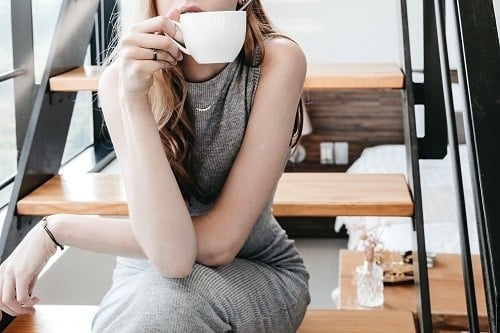 woman drinking coffee.07b26bc6e3900a0f9e8c7f2a68401fcb.4f4d6a072b026dc9ae97b9f853c5a081