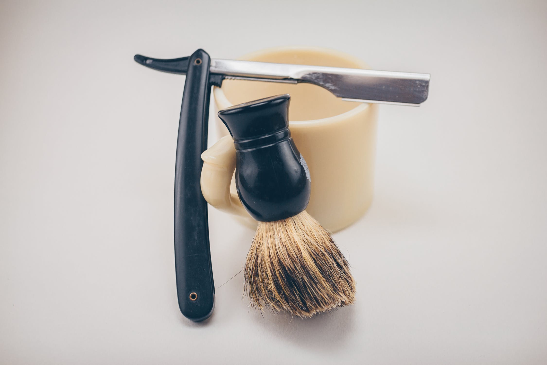 shave brush with razor