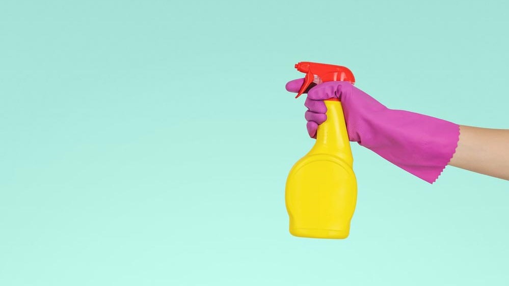 spray-cleaning-bottle-and-glove-1